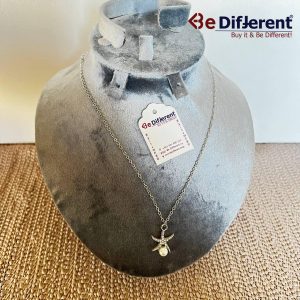 طوق ستيل فضي مع نجمة البحر ولؤلؤ
