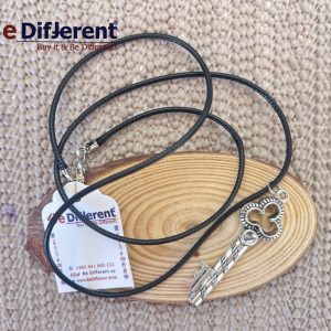 طوق طويل مفتاح فضي