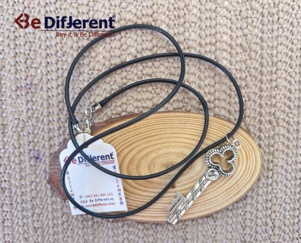 طوق طويل مفتاح فضي