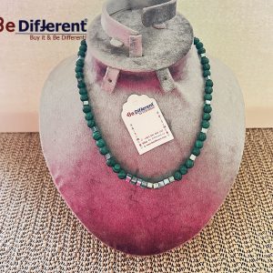 طوق حجر وكريستال أخضر